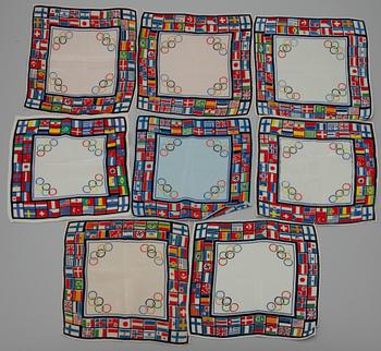 SCARF, bomull, Sommar-OS i Helsingfors 1952 och DUKAR, 8 st, silke, inför OS 1940, Helsingfors.