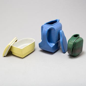 RALPH E. KRUCK, pitcher and box, Westinghouse by The Hall China Co, USA. Designed 1939. Vase included.