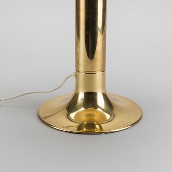 A HANS AGNE JAKOBSSON "CAROLIN" TABLE LAMP.