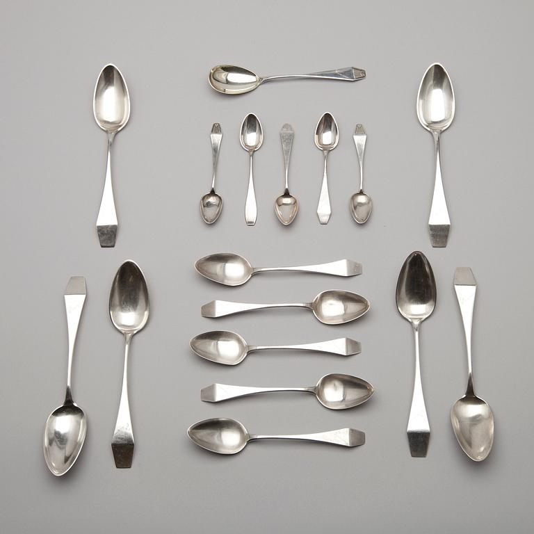 PARTI SKEDAR, 16 st, silver, diverse finska stämplar 1916-1922. Vikt ca 523 g.