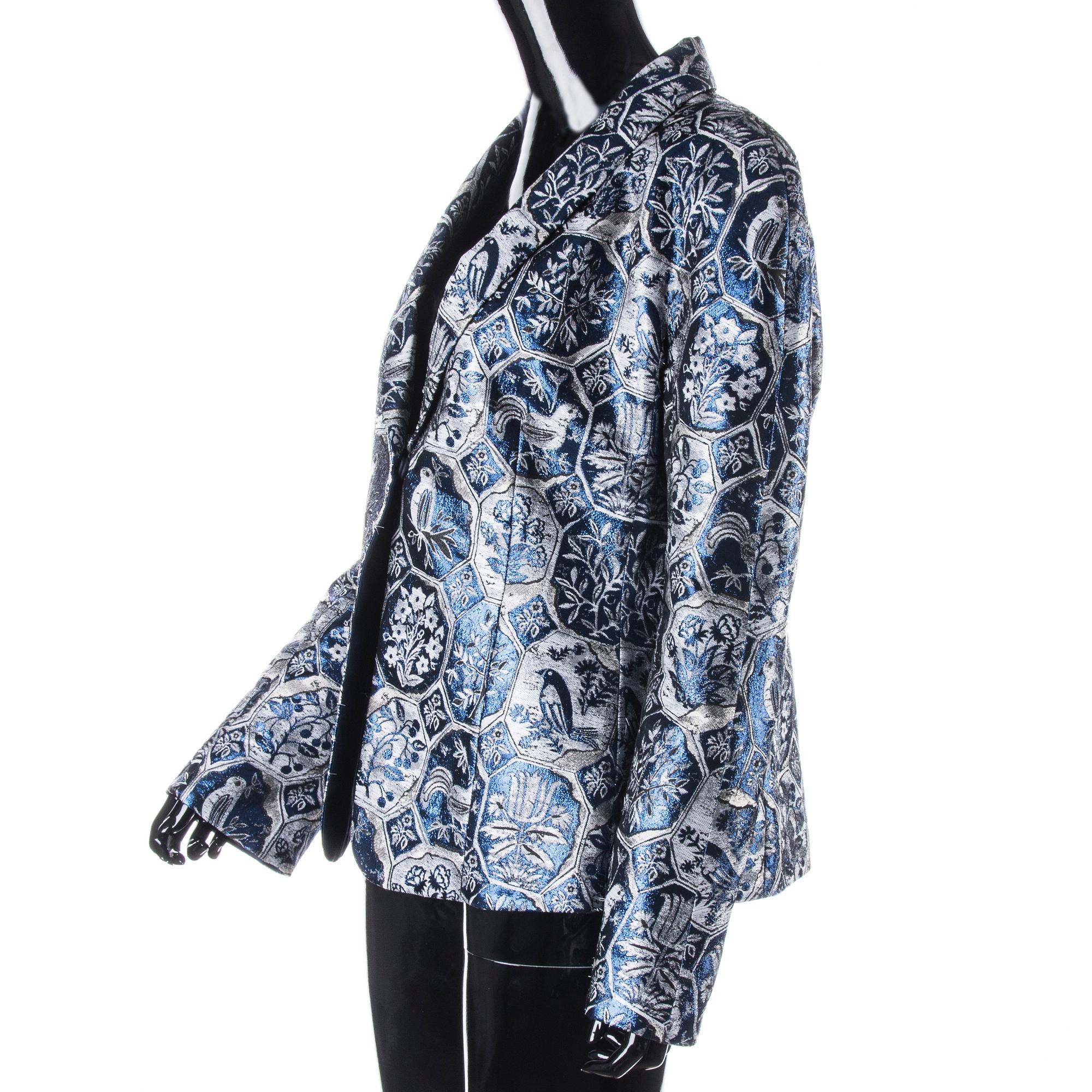 KAVAJ, Giorgio Armani.