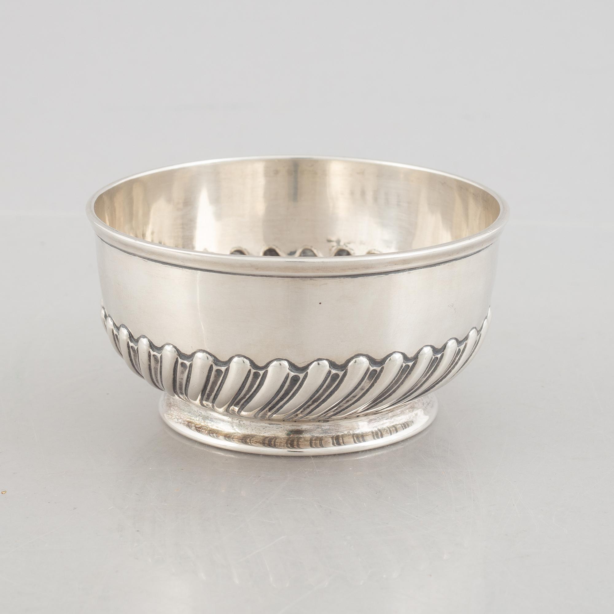 Te- och kaffeservis, 3 delar, samt sockerskål, silver, bl a E. Silver & Co, Sheffield, England 1946-47.