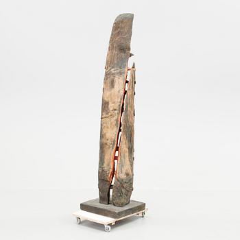 ERIK NILSSON, skulptur. Snidat och bemålat trä. Signerad EN 73.