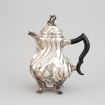 A silver coffee pot by CG Hallberg, Stockholm 1954.