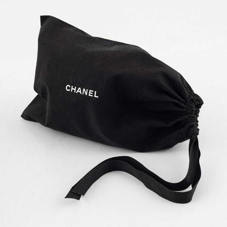 Chanel, a 'Vanity on Chain' bag, 2023.