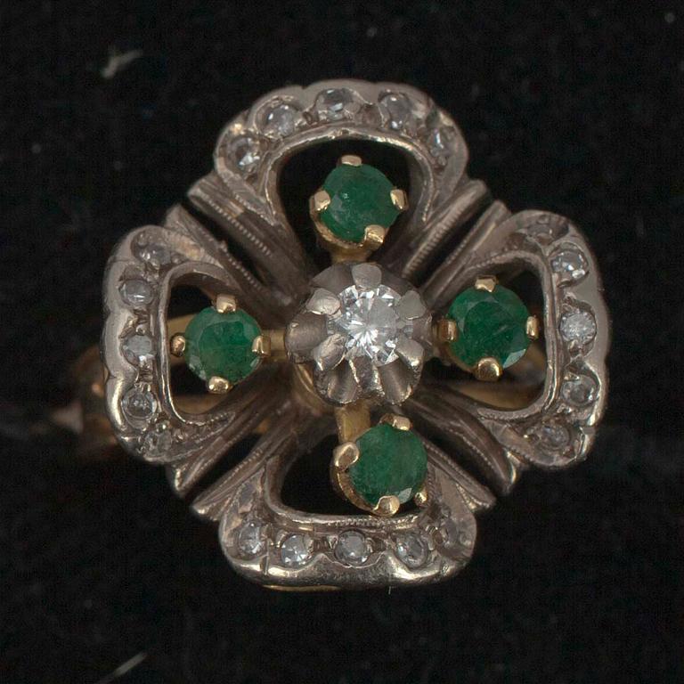 RING, guld 18K, diamanter, smaragder, 9 gram.