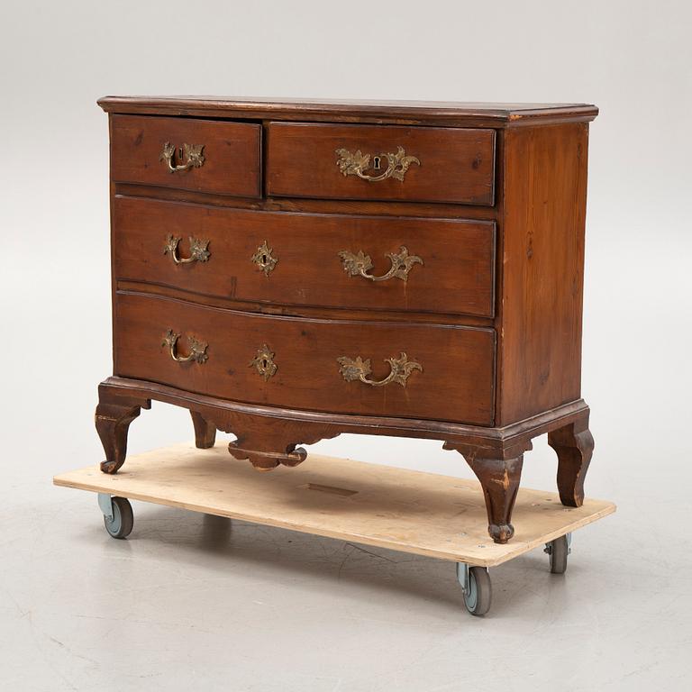 A late Baroque chest of drawers, 18th century.