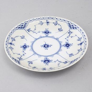 A porcelain tableware set of 69 pcs, "Musselmalet" by Royal Copenhagen, second half of the 20th century.