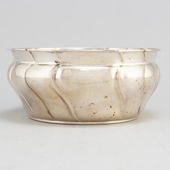 A Danish parcel gilt silver bowl dated 1910.