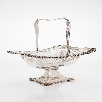 An early 20th-century sterling silver bread basket, London 1911.