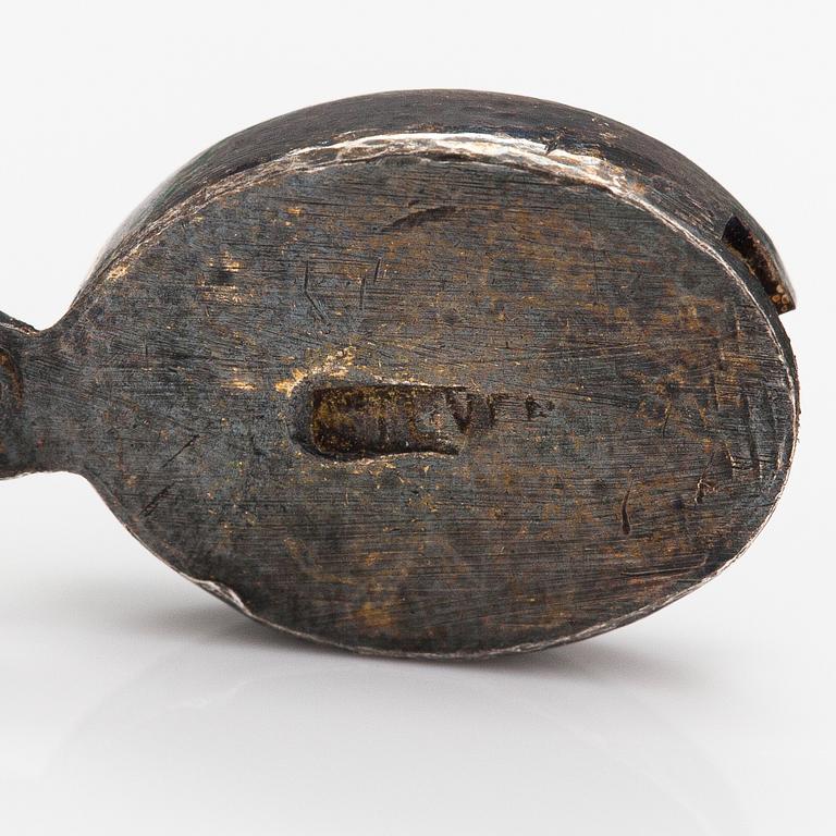 Helminauha, aventuriinikvartsi, hopeaa.