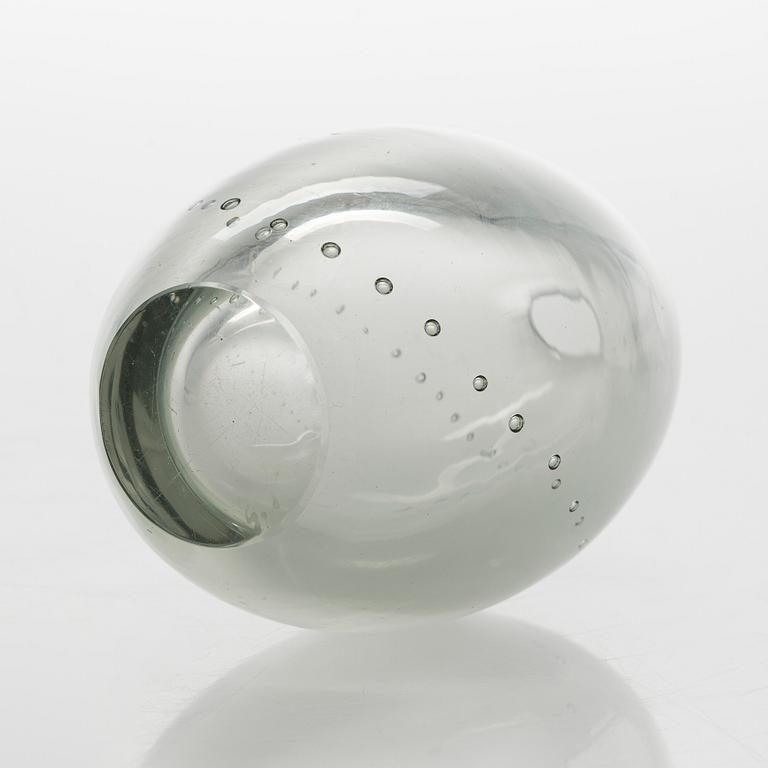 Gunnel Nyman, A 'String of Pearls' vase, signed G. Nyman Nuutajärvi Notsjö.