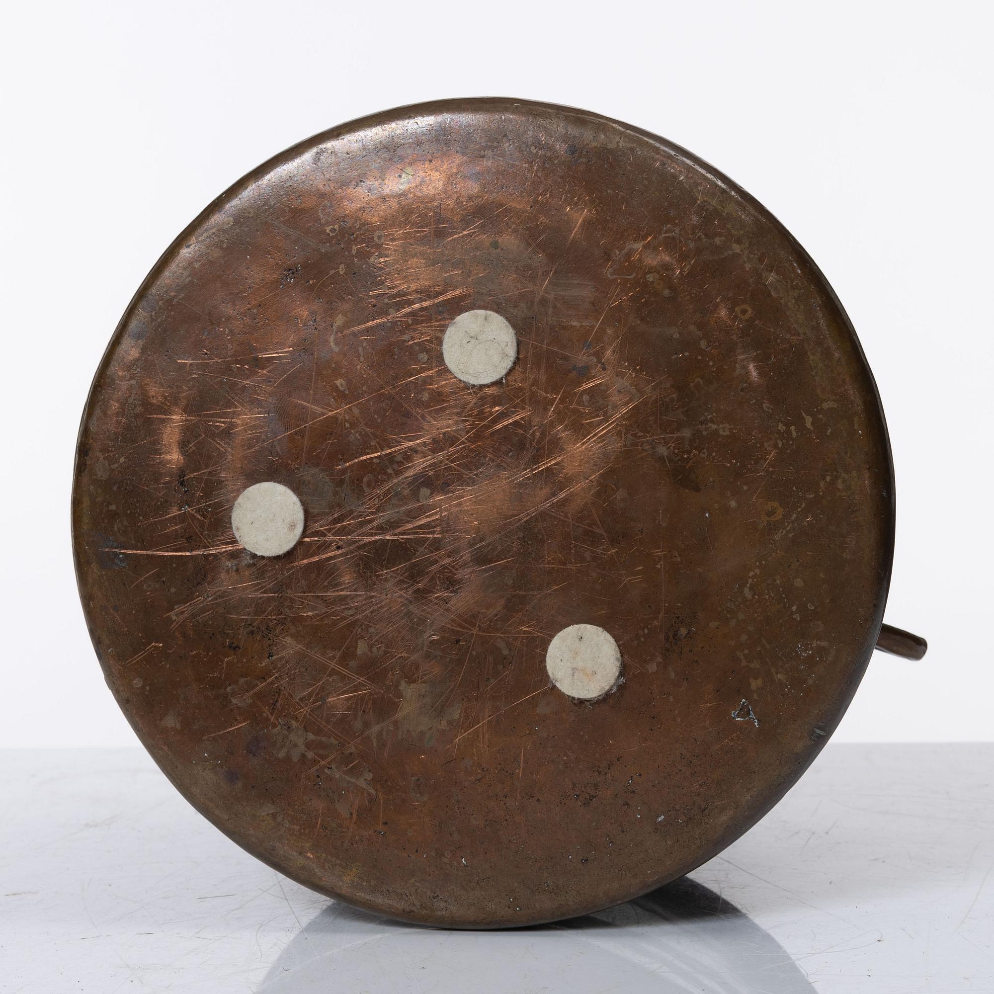 A set of three Swedish copper cauldrons, 18th / early 19th century.