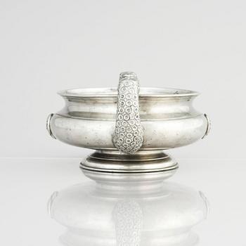 Anna Petrus, & Estrid Ericson, a pewter bowl with handles, Svenskt Tenn, Stockholm 1927.
