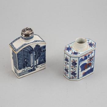 Two Chinese tea caddies, Qing dynasty, 18th Century.