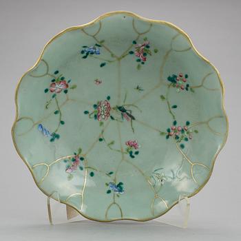 SKÅLFAT, porslin, Tongzhi, Kina, 1800-talets slut.