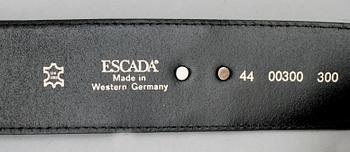 SKÄRP, 3 st, Escada.