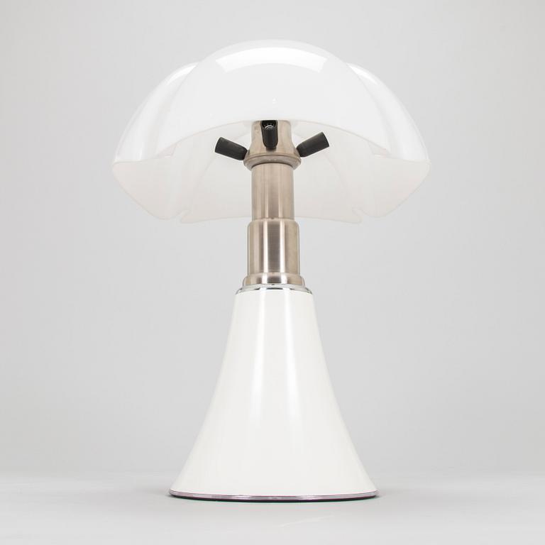 Gae Aulenti, bordslampa, "Pipistrello", Martinelli Luce, Italien, modellen formgiven 1965.