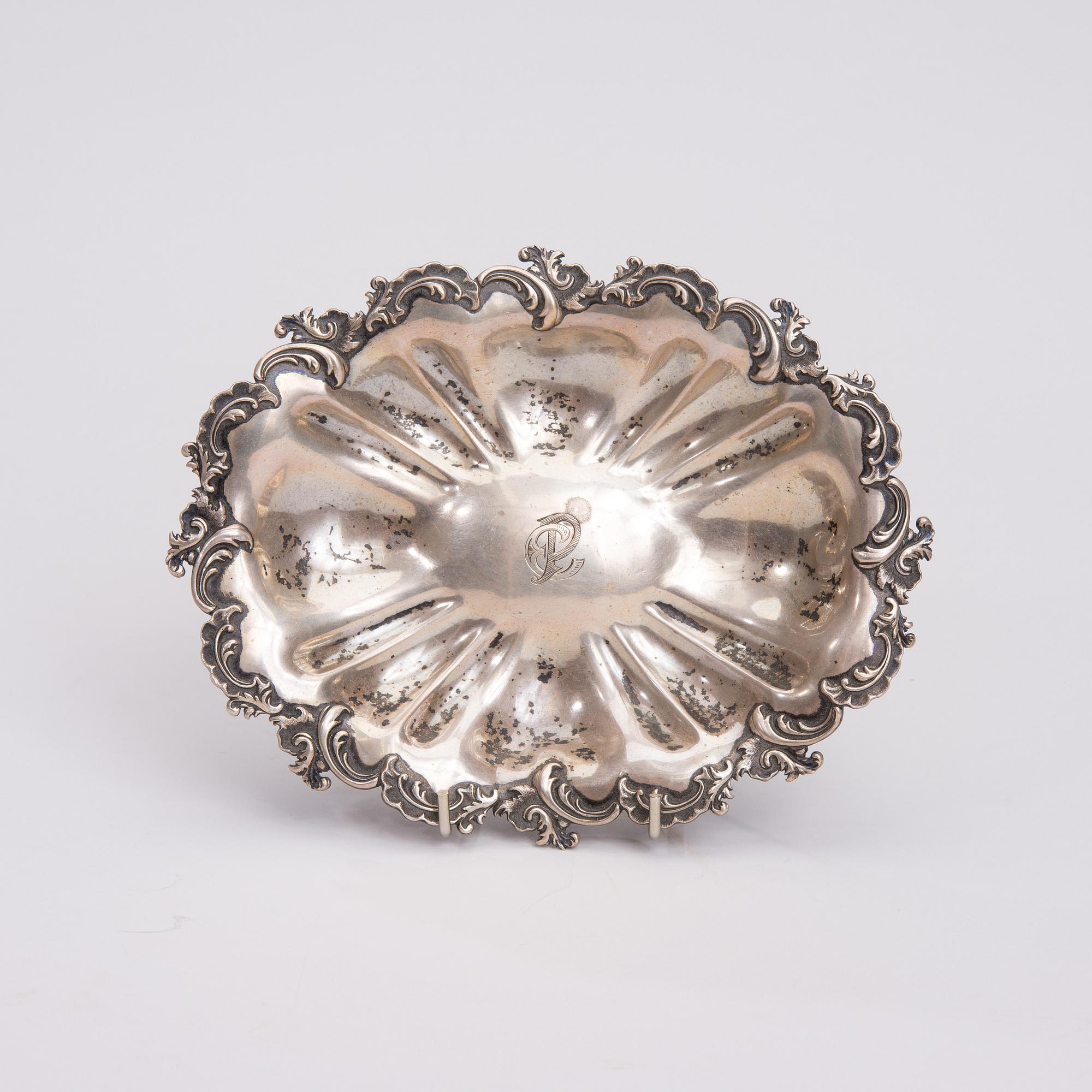 FAT, silver, S:t Petersburg 1837. Vikt 275 g.