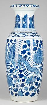 GOLVVAS, porslin, Kina, 1900-tal.