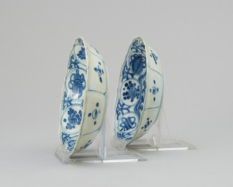 A set of two blue and white dishes, Ming dynasty.