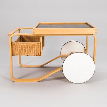 ALVAR AALTO, A 1960s-70s tea trolley model '900 for Artek.