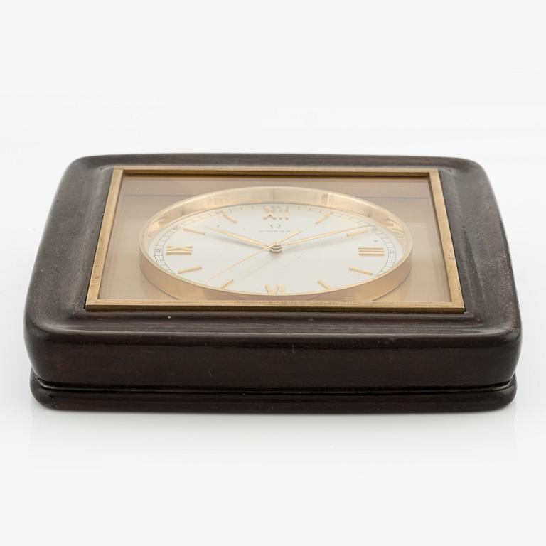 Omega, table clock, "Jumping Second", 17 x 17.5 x 4 cm.