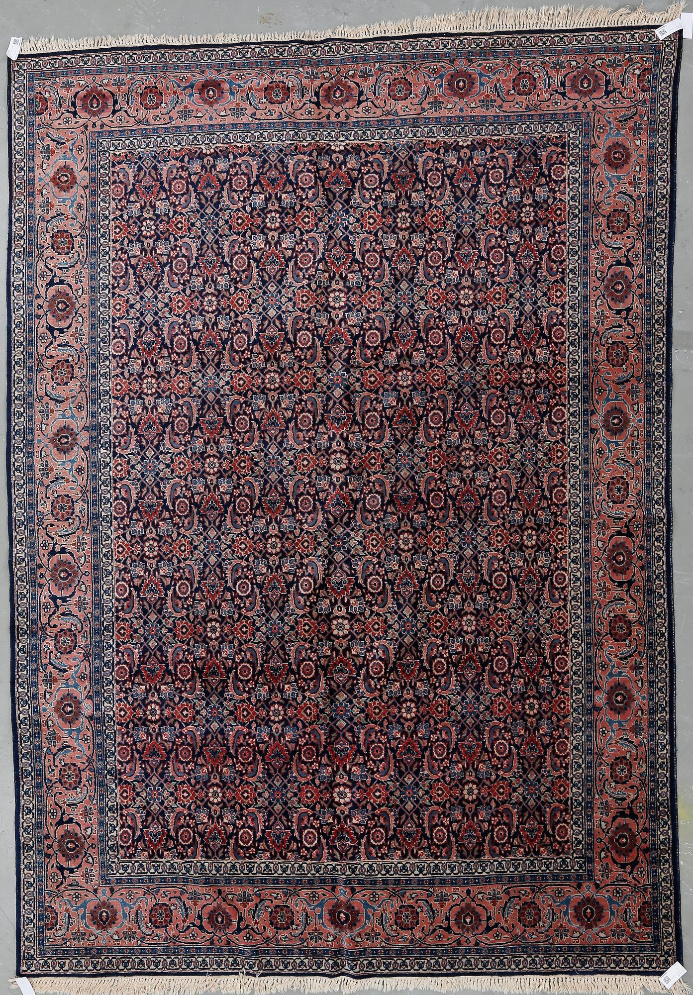 MATTA, semiantik Täbris. Ca 340x233 cm.