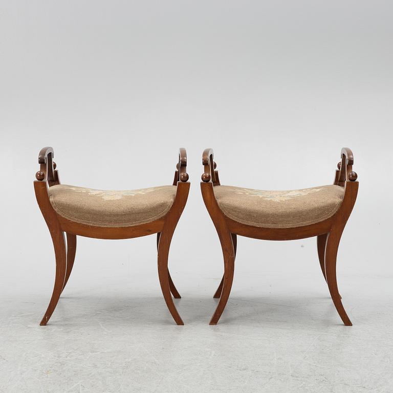 Taburetter, ett par, Karl Johan, 1800-tal.