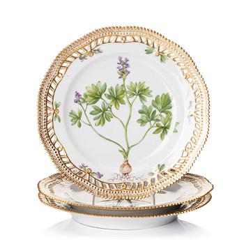 351. A set of three Royal Copenhagen 'Flora Danica' dessert dishes, Denmark, circa 1900.