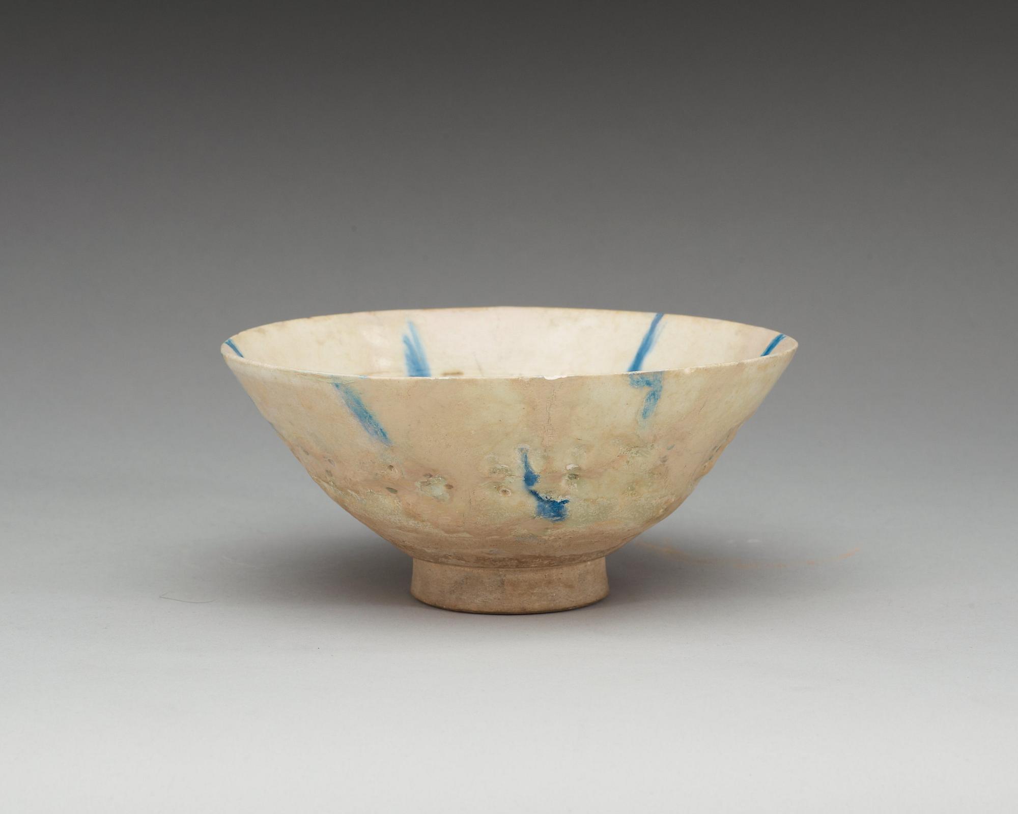 SKÅL. Diameter 19 cm. Iran, Keshan 1100-talets andra hälft.