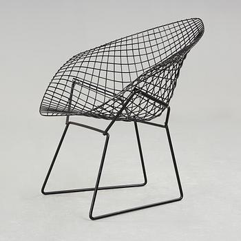 An easy chair "Diamond Chair" by Harry Bertoia.