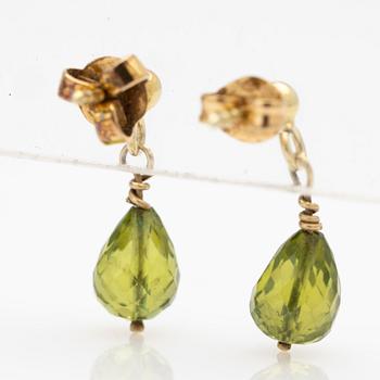 Earrings, a pair, 14K gold with briolette-cut peridot.