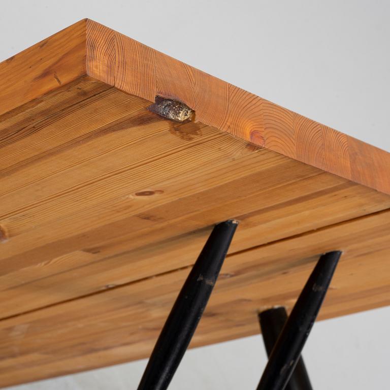 Ilmari Tapiovaara, a 'Pirkka' pine dine table, second half of the 20th Century.