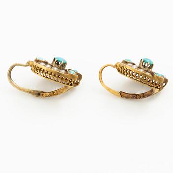 Brosch och ett par örhängen 14K guld med turkoser och pärlor.