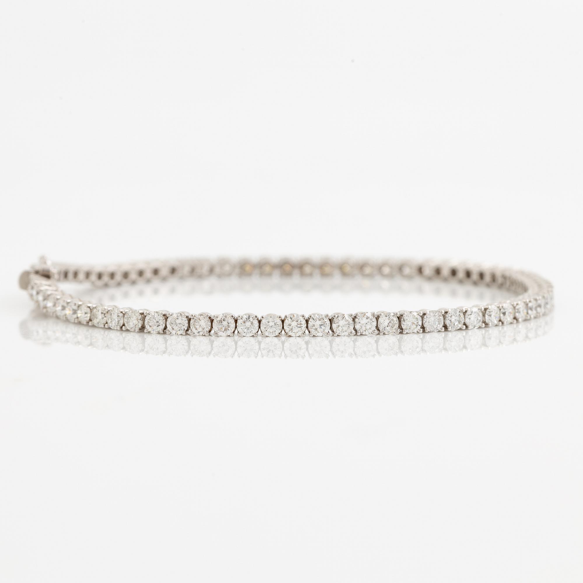 Tennisarmband 18K vitguld med briljantslipade diamanter totalt 3.82 ct.