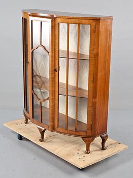 VITRINSKÅP, 1900-talets andra kvartal.