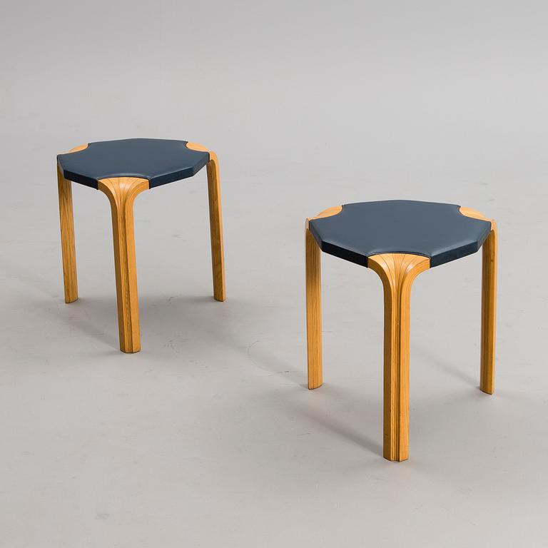 A PAIR OF ALVAR AALTO X600 STOOLS, 50's/60's.