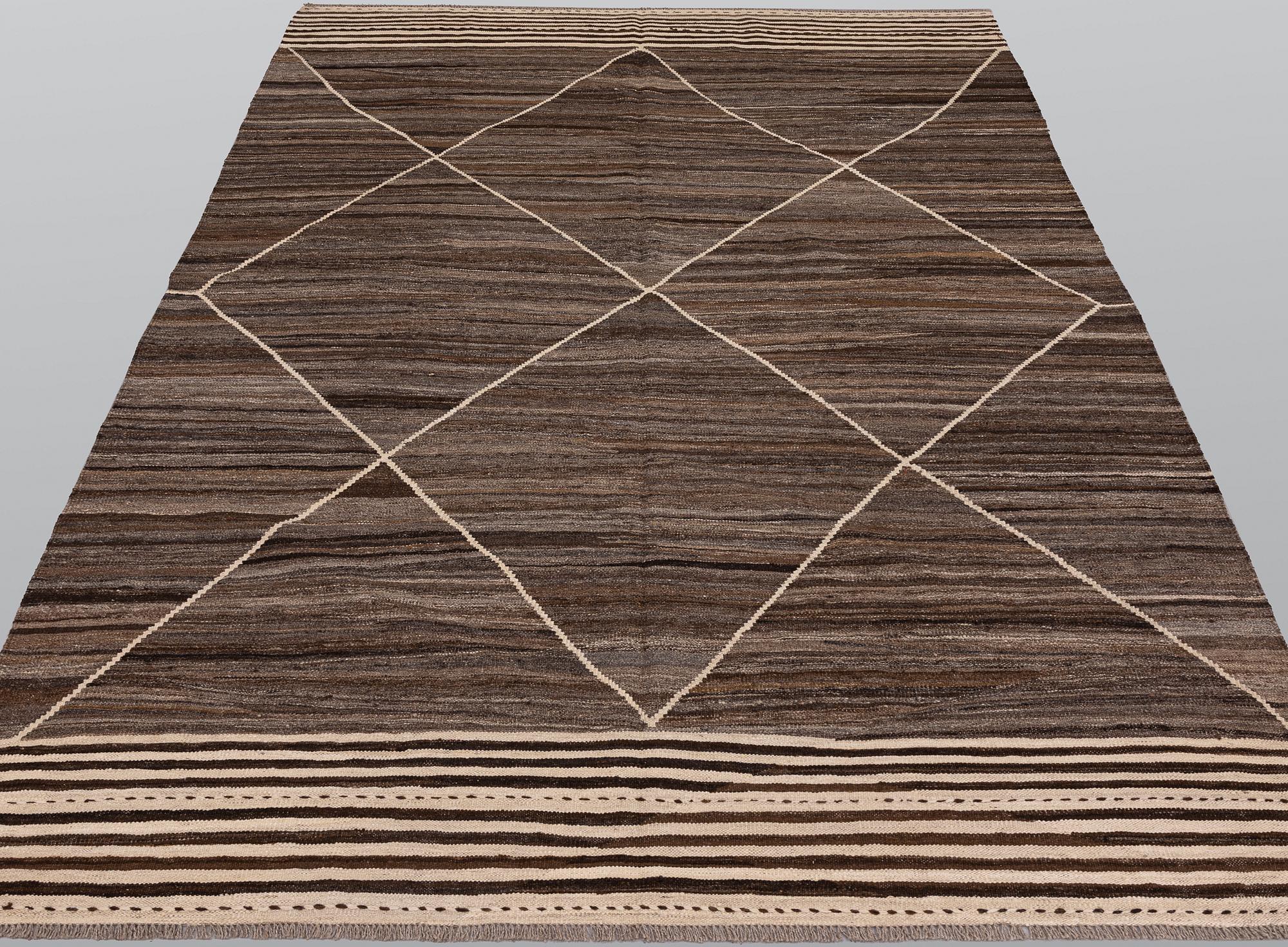 A Kilim carpet, Moroccan design, approx. 397 x 204 cm.