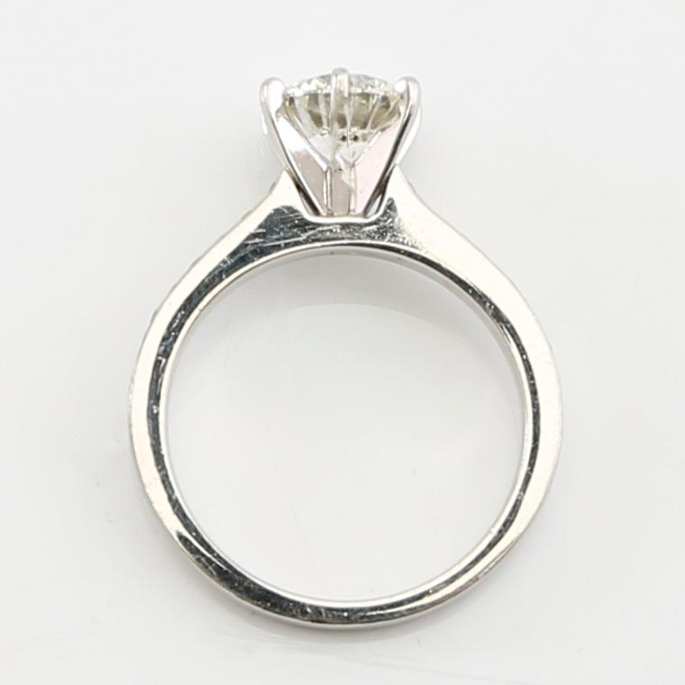 Platinum ring with round brilliant-cut diamonds, Giraux Fine Jewelry San Francisco USA, GIA report.