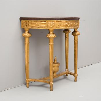 KONSOLBORD, Gustavianskt. 1700-talets andra hälft.