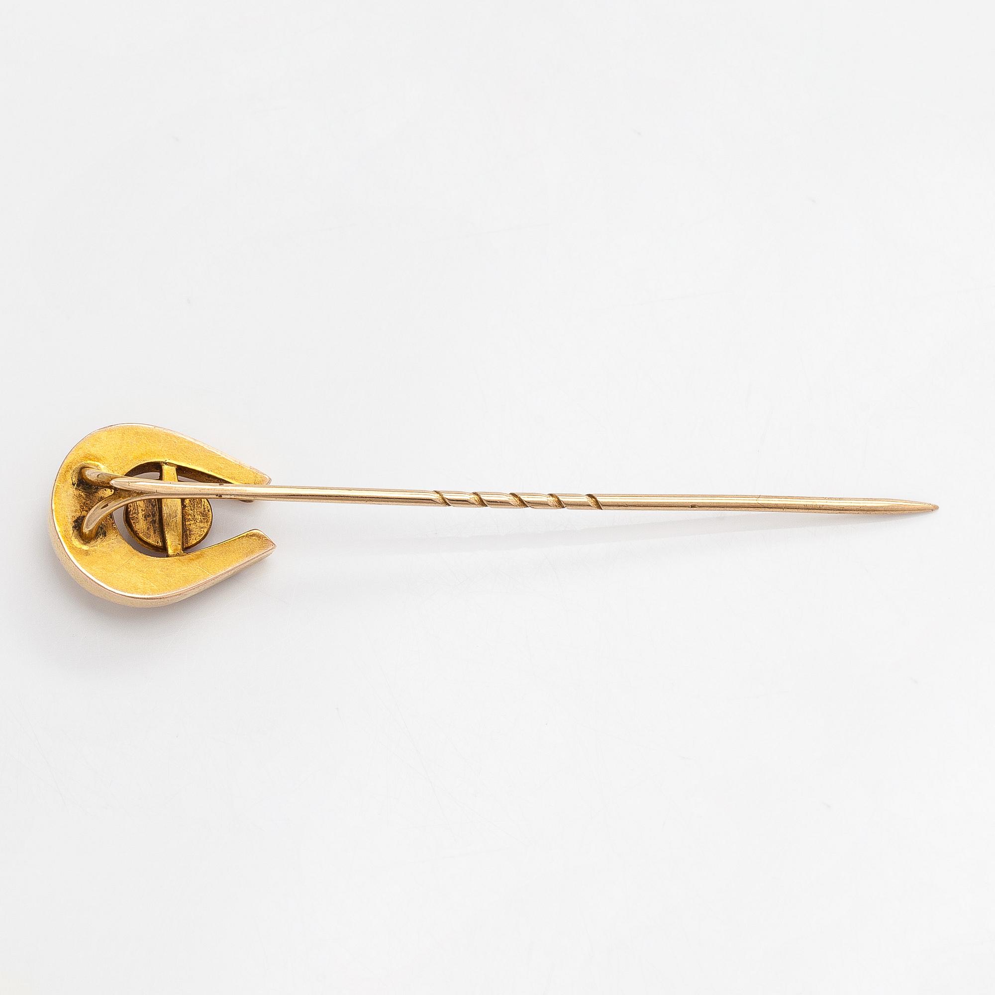 Tie pin, cabochon-cut amethyst, 14K gold.