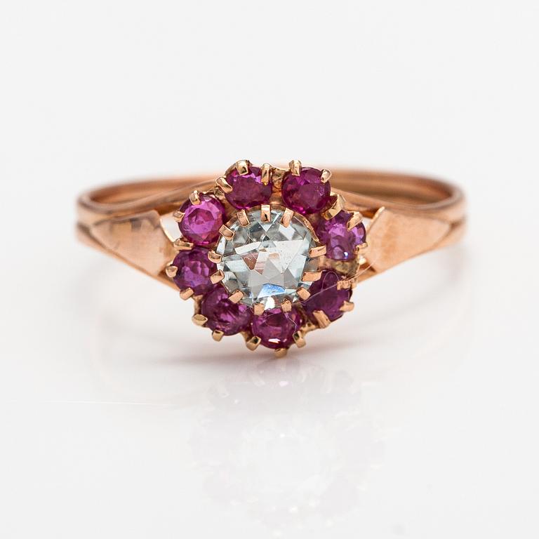 Ring, 14K guld, akvamarin och rubiner. Ryssland.