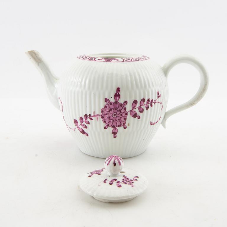 Teapot Meissen porcelain 18th century.