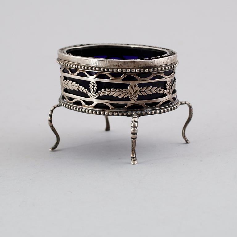 SALTKAR, silver, sannolikt omkring år 1800. Vikt ca 51 gram.