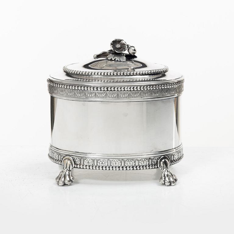 A Swedish parcel gilt silver sugar box, mark of GA Dahlgren, Malmö 1945.