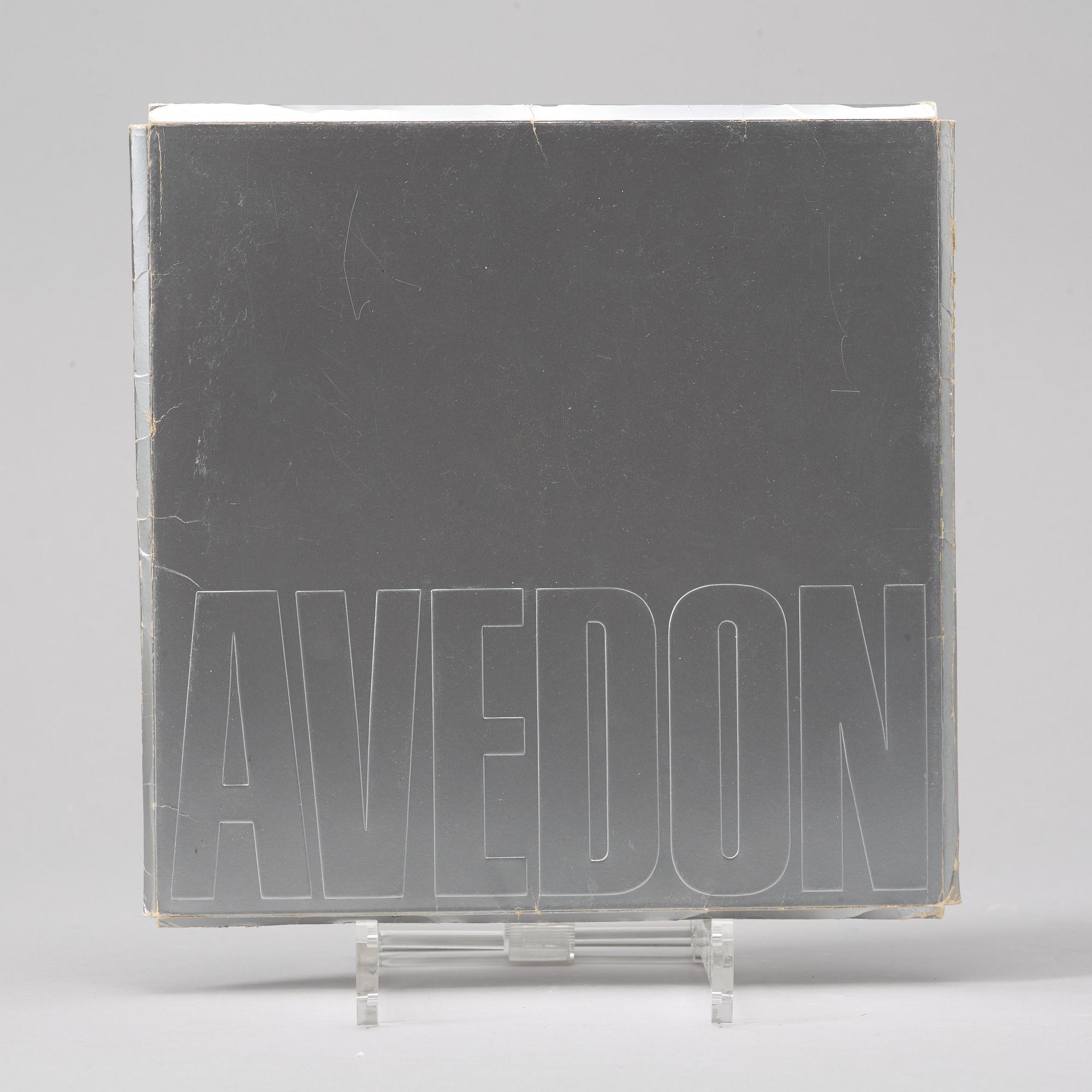 Photo books, 6, books and 9 small folders, Richard Avedon.