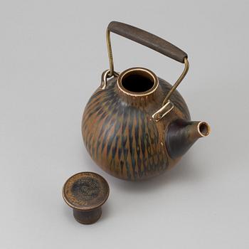 STIG LINDBERG, a stoneware teapot from Gustavsberg Studio.