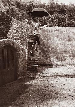 357. Jacques-Henri Lartigue, "Tentative de vol de Zissou, Chatelguyon", 1905.