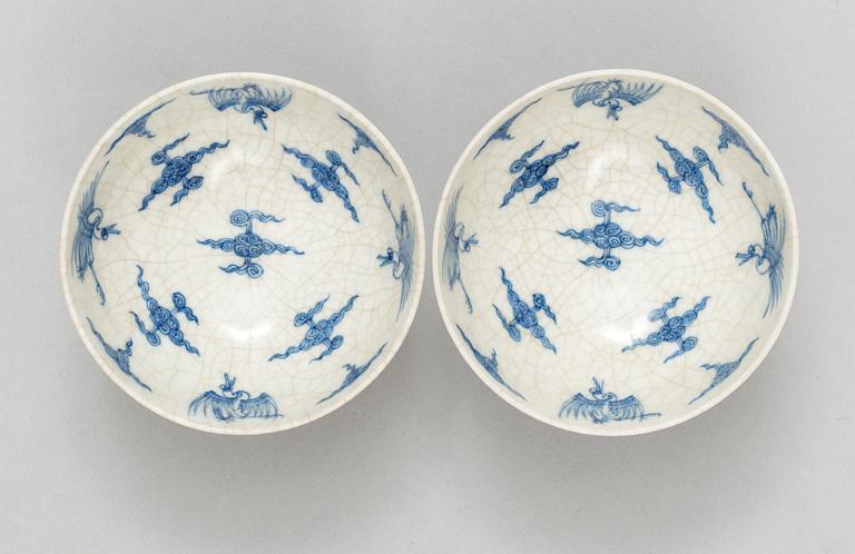 A pair of blue and white bowls, Qing dynasty (1644-1912), with Chenghua´s six character mark.